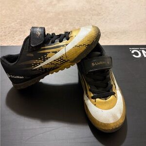 Kids soccer clits  - Black and Gold